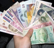 Can giving money directly to poor people be an effective way to help them?
